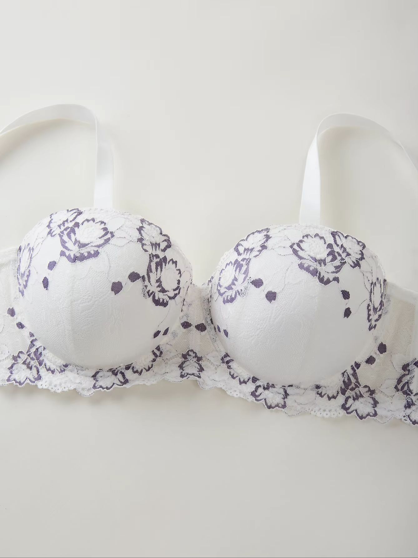 Plus Size Lace & Embroidery Wo - Push Up Bra Padded recensie en prijs
