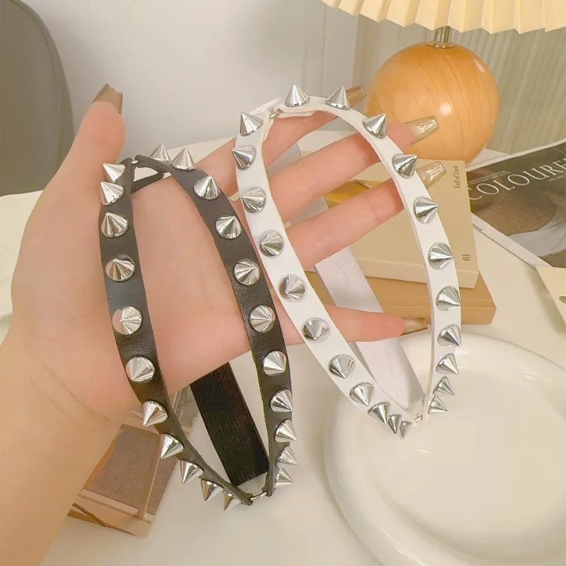 Double Row Cone Spike Leg Gart - Garter Belt Set recensie en prijs
