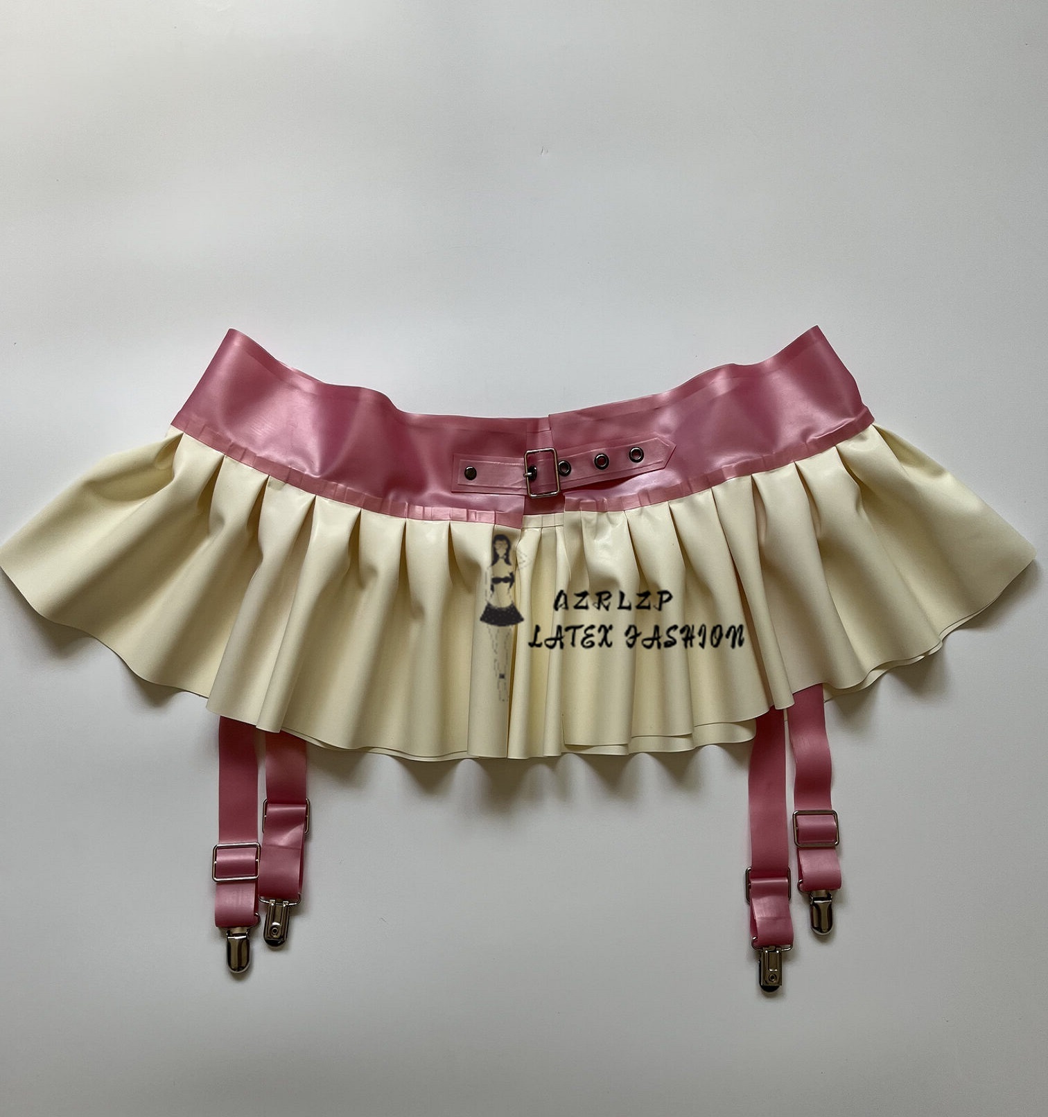 Metallic Powder and White Wome - Garter Belt Set recensie en prijs