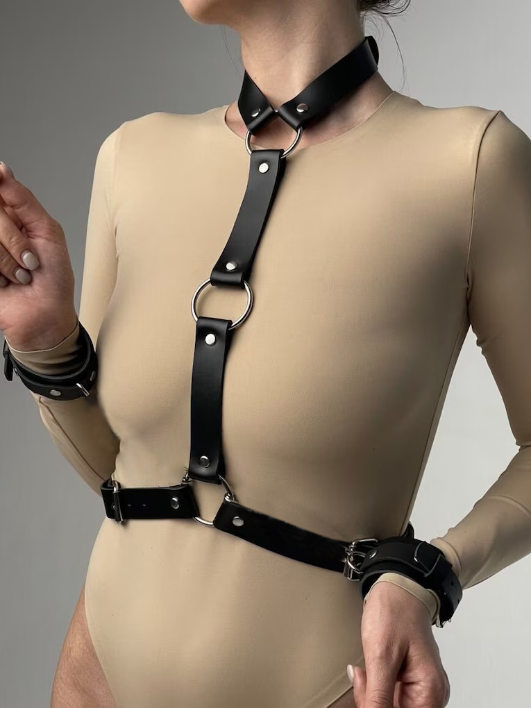 Women's Sexy Leather Harness B - Garter Belt Set recensie en prijs